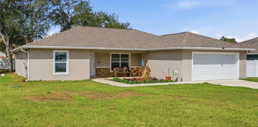 House in Ocala, Florida 3 bedrooms, 155.24 sq.m. № 2206226