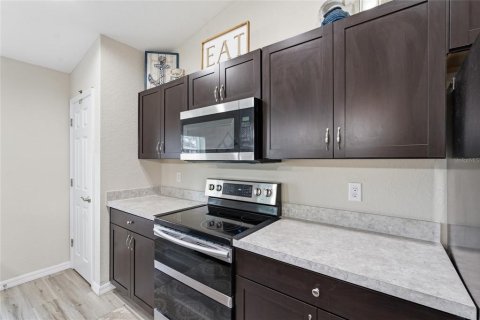 House in Ocala, Florida 3 bedrooms, 155.24 sq.m. № 2206226 - photo 9