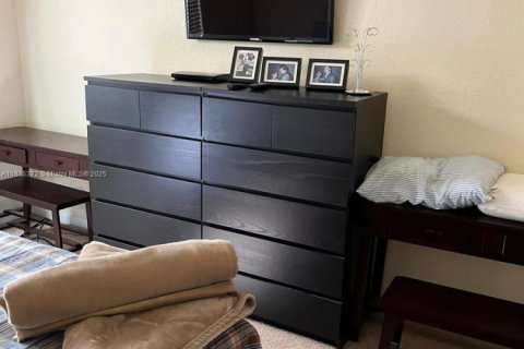 Condo in Doral, Florida, 3 bedrooms  № 2012576 - photo 11