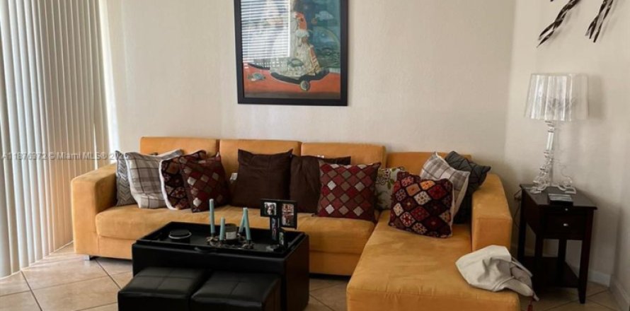 Condo in Doral, Florida, 3 bedrooms  № 2012576