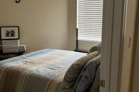 Condo in Doral, Florida, 3 bedrooms  № 2012576 - photo 9