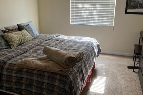 Condo in Doral, Florida, 3 bedrooms  № 2012576 - photo 7