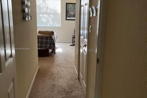 Condo in Doral, Florida, 3 bedrooms  № 2012576 - photo 12