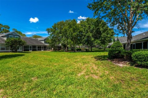 Condo in Palm Harbor, Florida, 2 bedrooms № 2197225 - photo 27