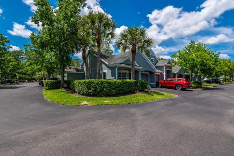 Condo in Palm Harbor, Florida, 2 bedrooms № 2197225 - photo 3