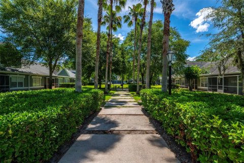 Condo in Palm Harbor, Florida, 2 bedrooms № 2197225 - photo 28