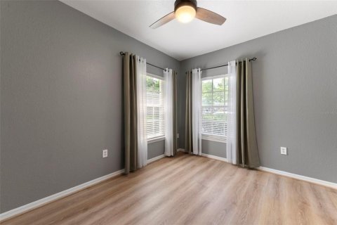 Condo in Palm Harbor, Florida, 2 bedrooms № 2197225 - photo 22