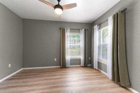 Condo in Palm Harbor, Florida, 2 bedrooms № 2197225 - photo 21