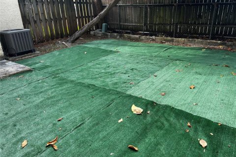 Villa ou maison à vendre à North Lauderdale, Floride: 3 chambres, 128.21 m2 № 2049491 - photo 20