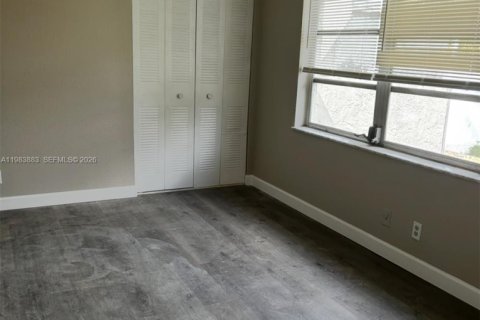 Villa ou maison à vendre à North Lauderdale, Floride: 3 chambres, 128.21 m2 № 2049491 - photo 8