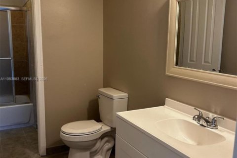 Villa ou maison à vendre à North Lauderdale, Floride: 3 chambres, 128.21 m2 № 2049491 - photo 2