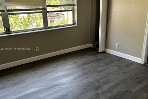 Villa ou maison à vendre à North Lauderdale, Floride: 3 chambres, 128.21 m2 № 2049491 - photo 17