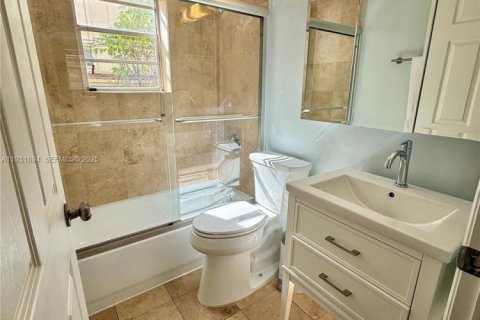 Copropriété à louer à Miami Beach, Floride: 1 chambre, 56.02 m2 № 1991492 - photo 12