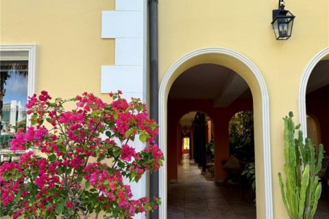 Copropriété à louer à Miami Beach, Floride: 1 chambre, 56.02 m2 № 1991492 - photo 3