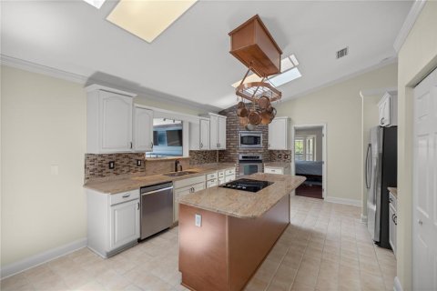 House in Ocala, Florida 4 bedrooms, 335.84 sq.m. № 1199962 - photo 18