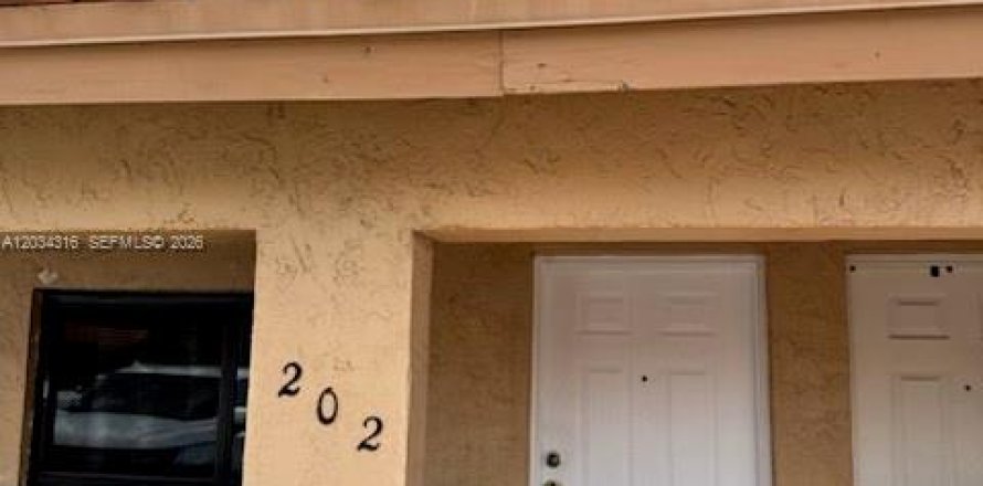 Condo à Hialeah, Floride, 2 chambres  № 2085062
