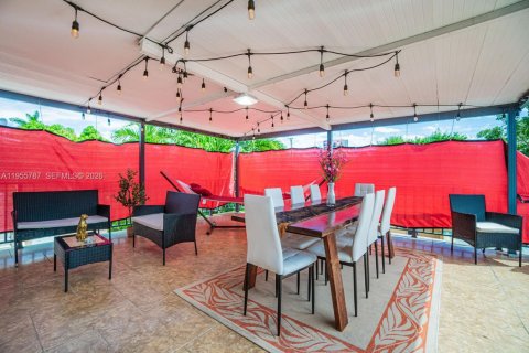 Villa ou maison à louer à Miami, Floride: 4 chambres, 185.8 m2 № 2009721 - photo 28