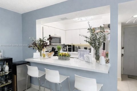 Condo in Miami, Florida, 3 bedrooms  № 2001404 - photo 9