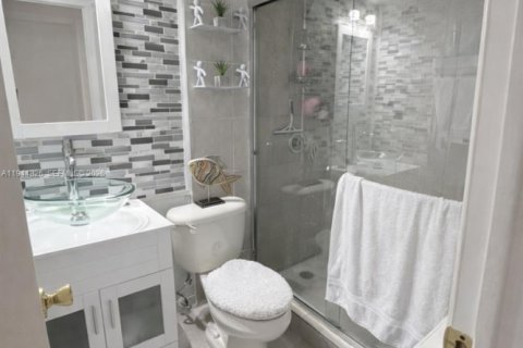 Condo in Miami, Florida, 3 bedrooms  № 2001404 - photo 6