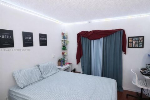 Condo in Miami, Florida, 3 bedrooms  № 2001404 - photo 7