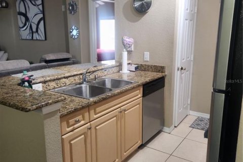 Condo in Orlando, Florida, 2 bedrooms  № 1821352 - photo 12