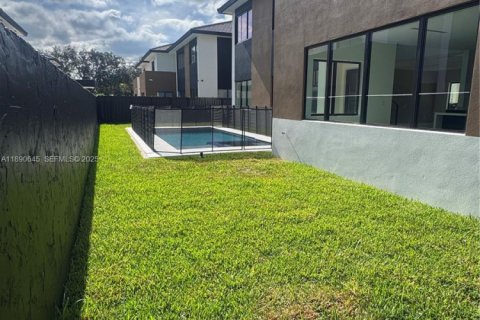 House in Miami, Florida 5 bedrooms № 1948255 - photo 28