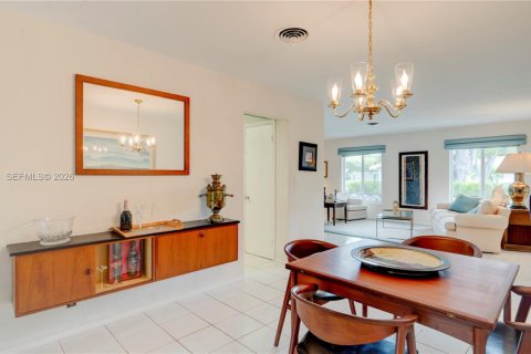 Casa en venta en Miami, Florida, 3 dormitorios, 185.06 m2 № 2003763 - foto 6