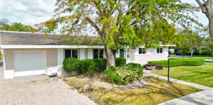 Casa en Miami, Florida 3 dormitorios, 185.06 m2 № 2003763