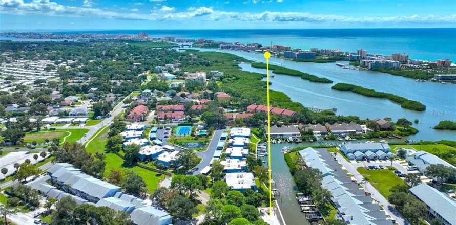 Land in Seminole, Florida № 2390985