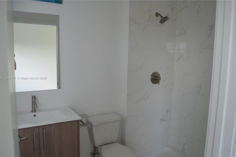 Casa en venta en Florida City, Florida, 5 dormitorios, 176.7 m2 № 1981991 - foto 20