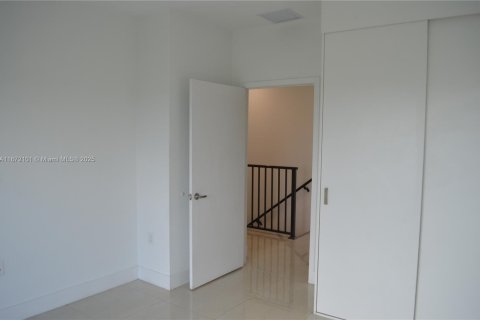 Casa en venta en Florida City, Florida, 5 dormitorios, 176.7 m2 № 1981991 - foto 16