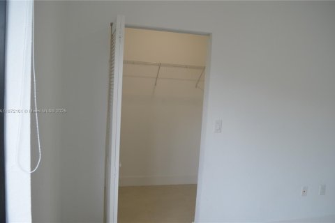 Casa en venta en Florida City, Florida, 5 dormitorios, 176.7 m2 № 1981991 - foto 25