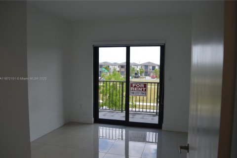 Casa en venta en Florida City, Florida, 5 dormitorios, 176.7 m2 № 1981991 - foto 15