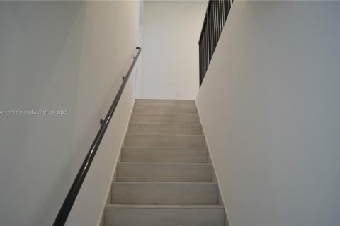 Casa en venta en Florida City, Florida, 5 dormitorios, 176.7 m2 № 1981991 - foto 12