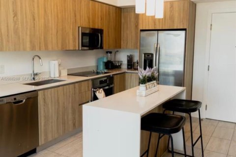 Condo in Miami, Florida, 1 bedroom № 2089989 - photo 6