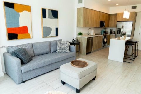 Condo in Miami, Florida, 1 bedroom № 2089989 - photo 4