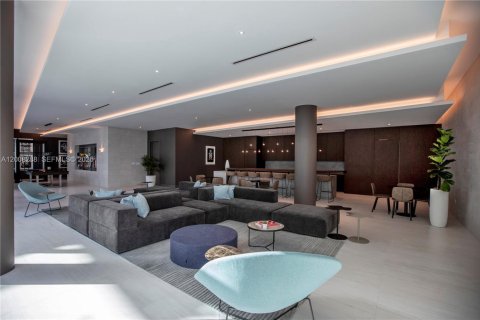 Condo in Miami, Florida, 1 bedroom № 2089989 - photo 16
