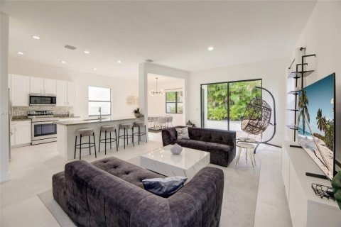 House in Miramar, Florida 3 bedrooms, 183.67 sq.m. № 1857206 - photo 3