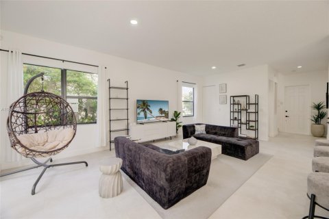 House in Miramar, Florida 3 bedrooms, 183.67 sq.m. № 1857206 - photo 8