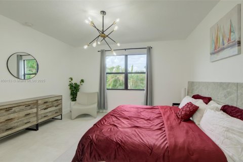 House in Miramar, Florida 3 bedrooms, 183.67 sq.m. № 1857206 - photo 26