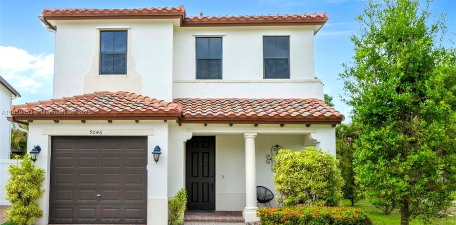 House in Miramar, Florida 3 bedrooms, 183.67 sq.m. № 1857206