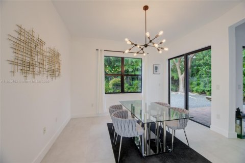 House in Miramar, Florida 3 bedrooms, 183.67 sq.m. № 1857206 - photo 16