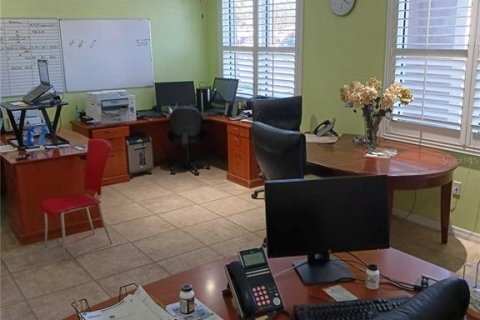 Propiedad comercial en venta en Bradenton, Florida, 139.35 m2 № 1765286 - foto 3