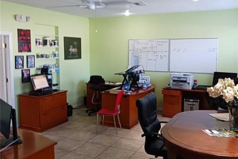 Propiedad comercial en venta en Bradenton, Florida, 139.35 m2 № 1765286 - foto 6