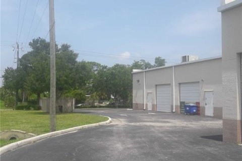 Propiedad comercial en venta en Bradenton, Florida, 139.35 m2 № 1765286 - foto 9