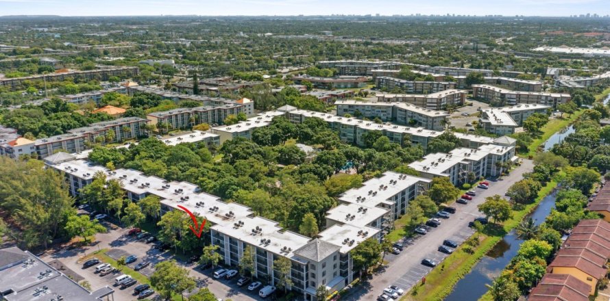 Condo in Lauderdale Lakes, Florida, 2 bedrooms  № 1188722