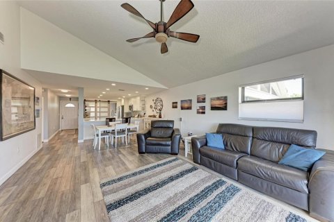 Condo in Ellenton, Florida, 2 bedrooms  № 1576163 - photo 12