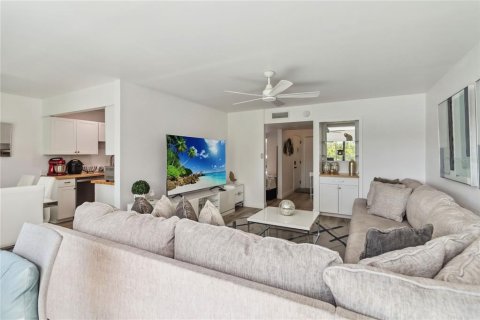 Condo in Orlando, Florida, 2 bedrooms  № 1787587 - photo 8