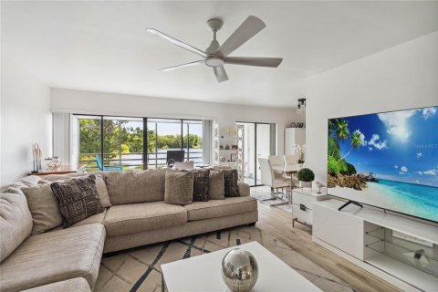 Condo in Orlando, Florida, 2 bedrooms  № 1787587 - photo 9