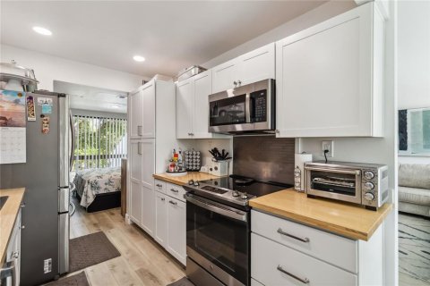 Condo in Orlando, Florida, 2 bedrooms  № 1787587 - photo 12